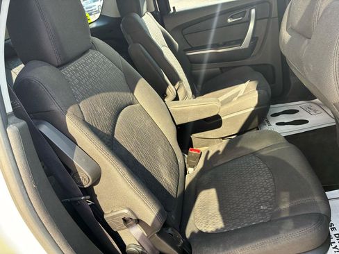 Used 2011 GMC Acadia SLE FWD image 11
