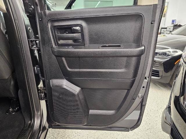Used 2018 RAM 1500 Express AWD/4WD image 28