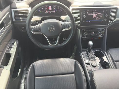 Used 2022 Volkswagen Atlas Cross Sport SEL R-Line AWD/4WD image 15