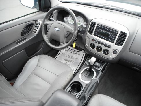 Used 2006 Ford Escape 4WD Hybrid image 21