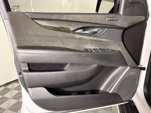 Used 2019 Cadillac Escalade ESV Platinum AWD/4WD image 21