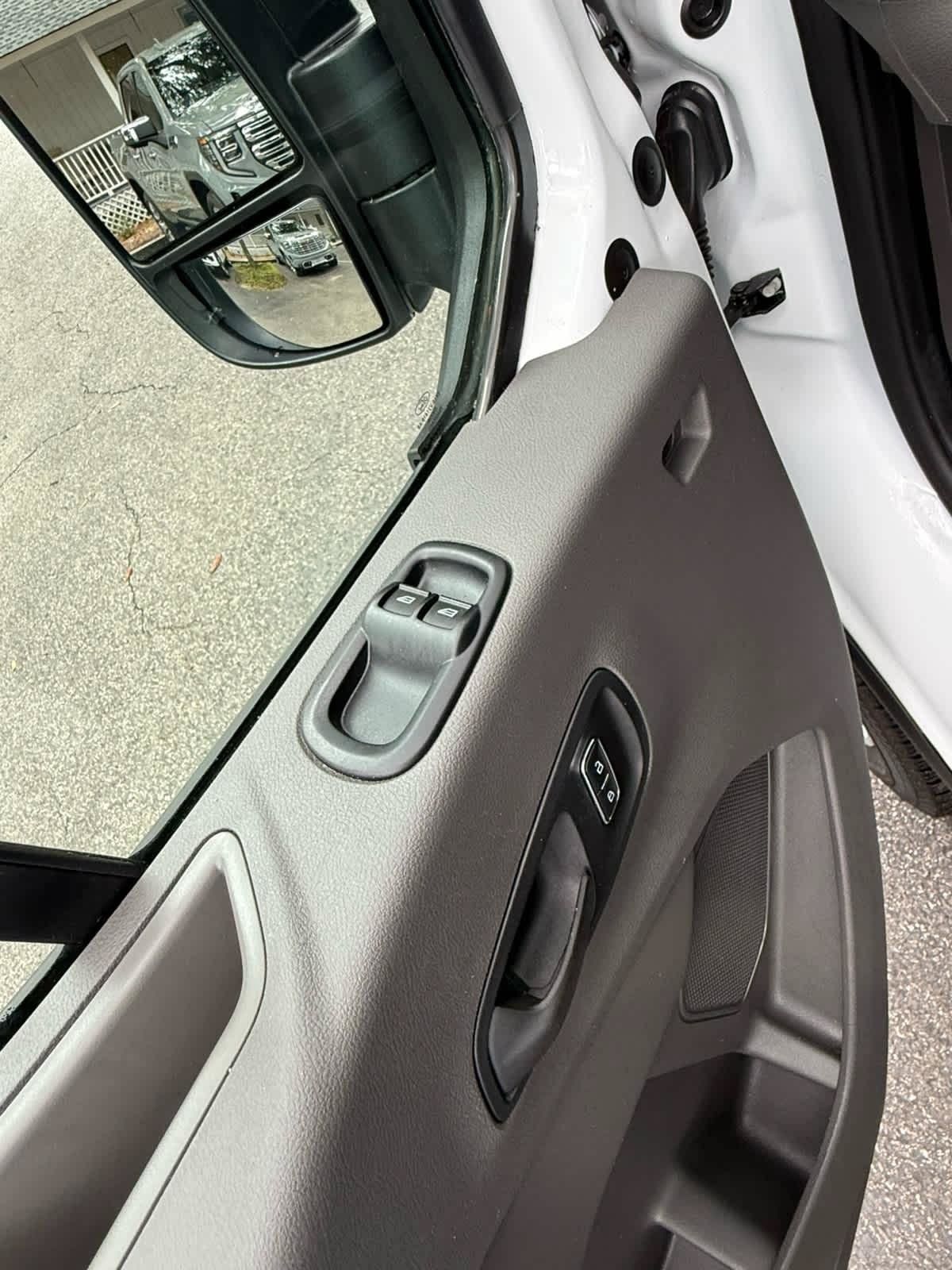 Used 2025 Ford Transit 250 Low Roof w/ Exterior Upgrade Package RWD image 17