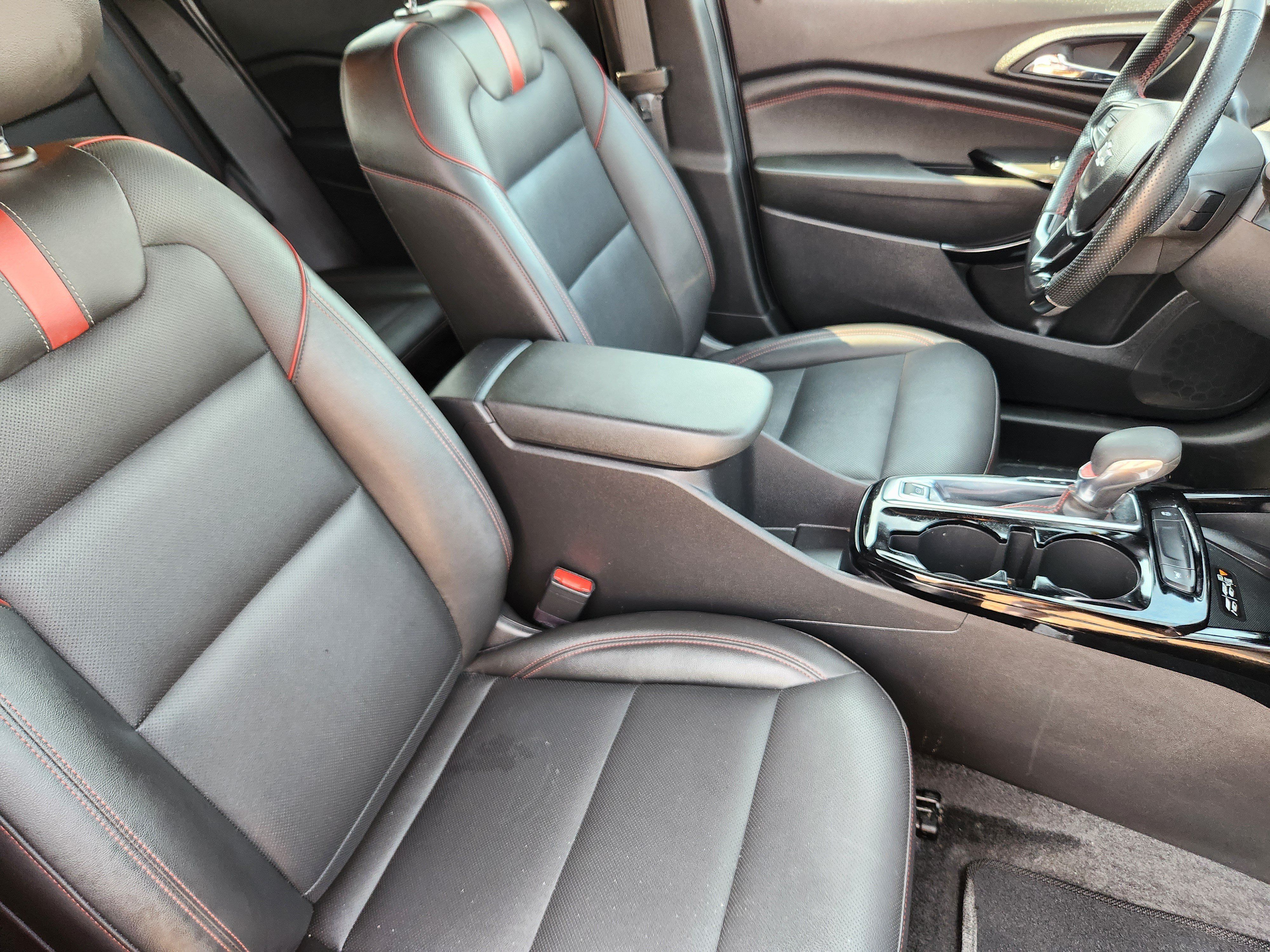 Used 2024 Chevrolet Trax RS w/ Sunroof Package FWD image 10