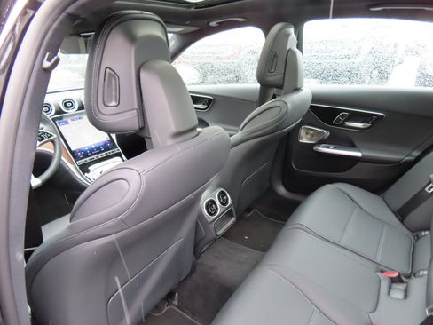 Used 2025 Mercedes-Benz C 300 4MATIC Sedan image 31