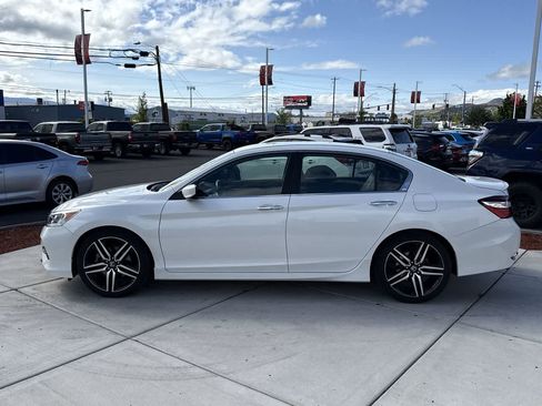 Used 2017 Honda Accord Sport Special Edition image 2