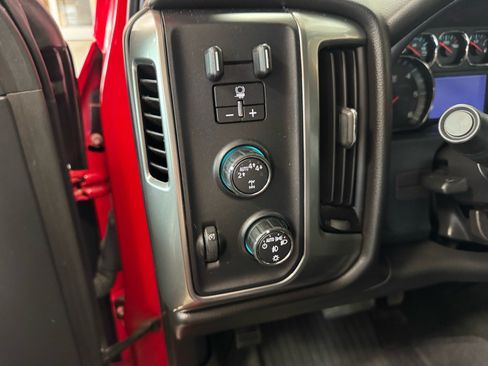 Used 2018 Chevrolet Silverado 1500 LT w/ All Star Edition AWD/4WD image 16
