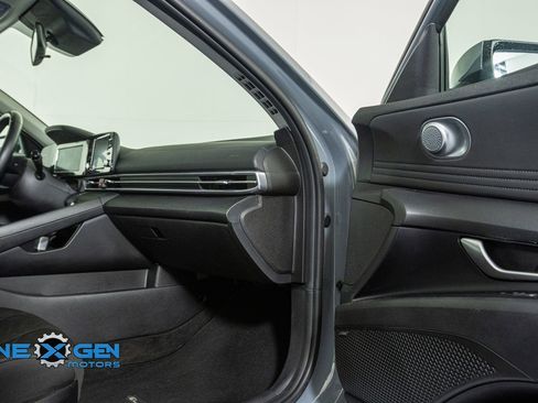 Used 2021 Hyundai Elantra SEL w/ Convenience + Premium Package image 38