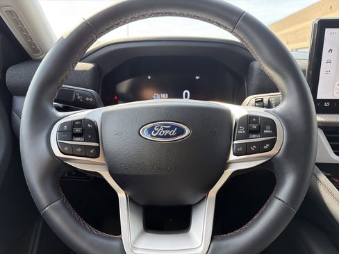 Used 2025 Ford Explorer Active image 14