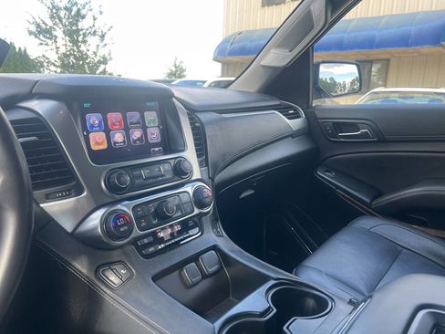 Used 2017 Chevrolet Suburban LT image 12