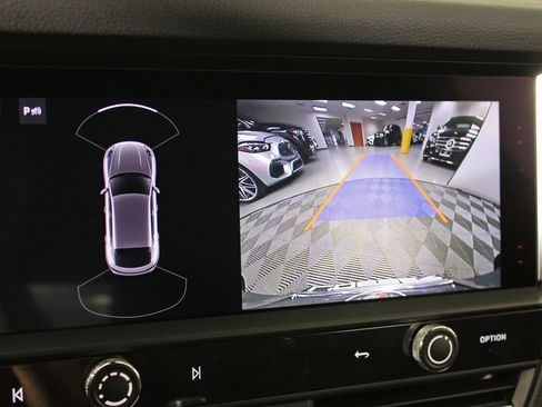 Used 2024 Porsche Macan image 28