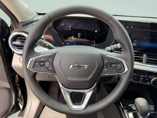 New 2026 Chevrolet Trax LT w/ Sunroof Package FWD image 34