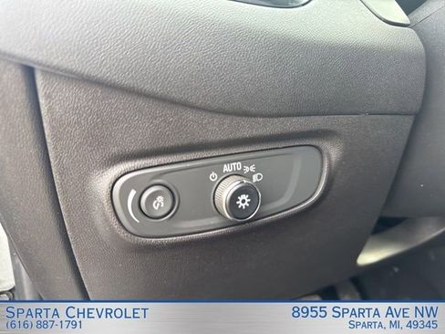 Used 2023 Chevrolet Equinox LT AWD/4WD image 13