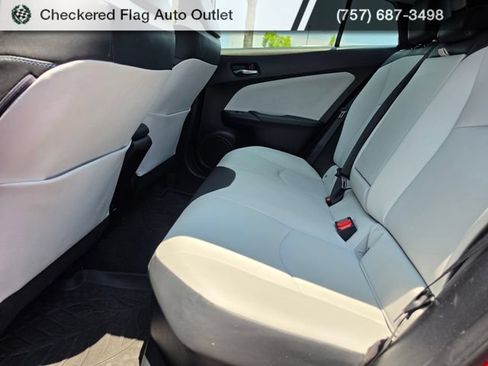 Used 2016 Toyota Prius Three Touring FWD image 21