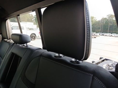 New 2026 RAM 4500 4x4 Crew Cab DRW w/ Laramie Trim Package image 15
