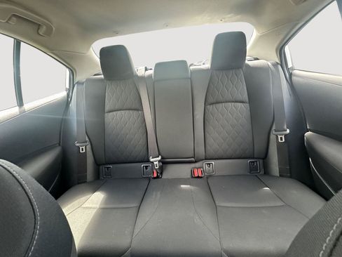 Used 2020 Toyota Corolla LE FWD image 12