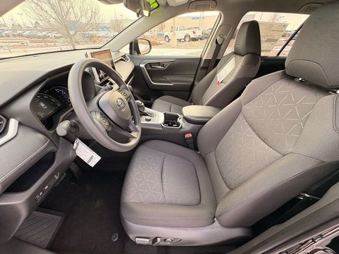 Used 2025 Toyota RAV4 XLE image 11
