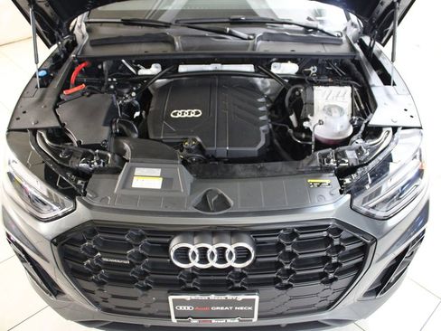 Certified 2025 Audi Q5 2.0T Premium w/ Convenience Plus Package image 18