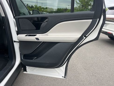 Used 2026 Lincoln Aviator AWD image 19