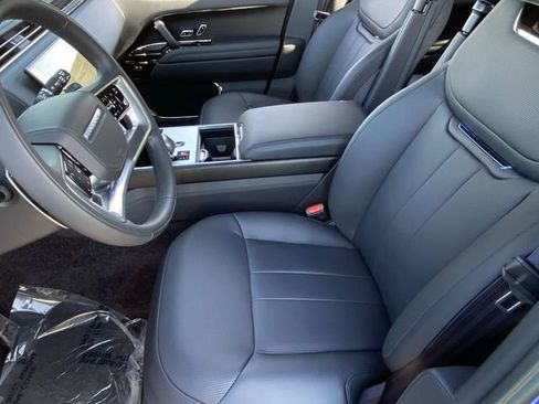 New 2025 Land Rover Range Rover SV image 6