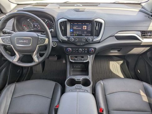 Used 2024 GMC Terrain SLT w/ Infotainment Package II FWD image 6