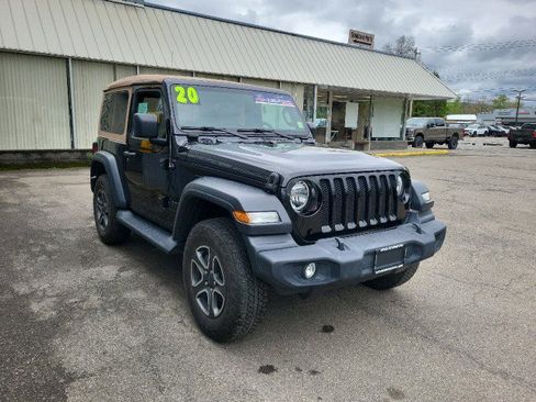 Used 2020 Jeep Wrangler Sport AWD/4WD image 5