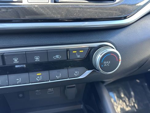 Used 2024 Nissan Altima 2.5 SR w/ SR Premium Package image 22