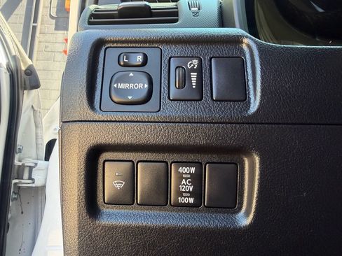 Used 2016 Toyota 4Runner SR5 AWD/4WD image 33
