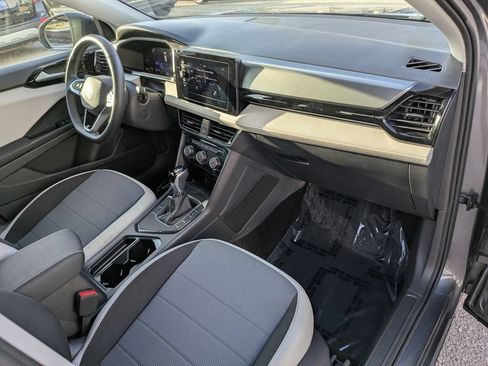 Certified 2025 Volkswagen Taos S FWD image 9