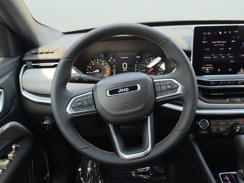 New 2026 Jeep Compass Latitude AWD/4WD image 10