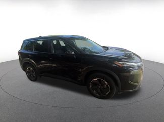 Used 2025 Nissan Rogue SV FWD video 2