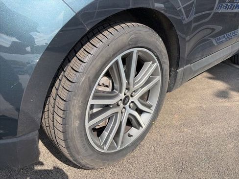 Used 2024 Ford Edge Titanium AWD/4WD image 5