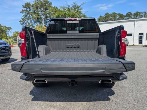 Used 2024 Chevrolet Silverado 1500 High Country w/ High Country Premium Package AWD/4WD image 13