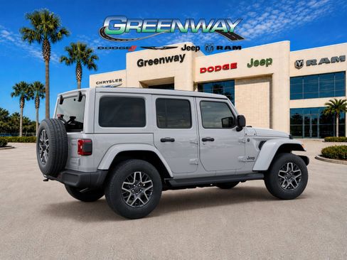 New 2026 Jeep Wrangler Unlimited Sahara AWD/4WD image 4