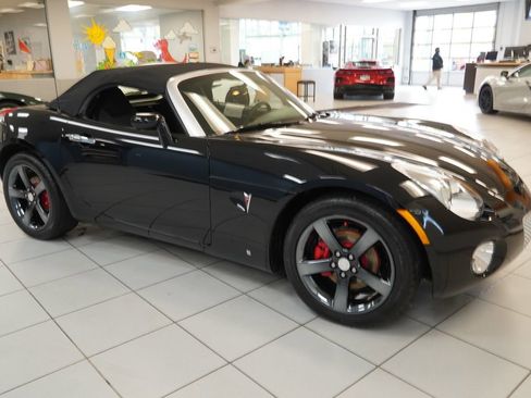 Used 2007 Pontiac Solstice Convertible RWD image 32