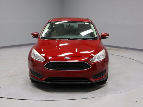Used 2017 Ford Focus SE w/ Cold Weather Package FWD image 6