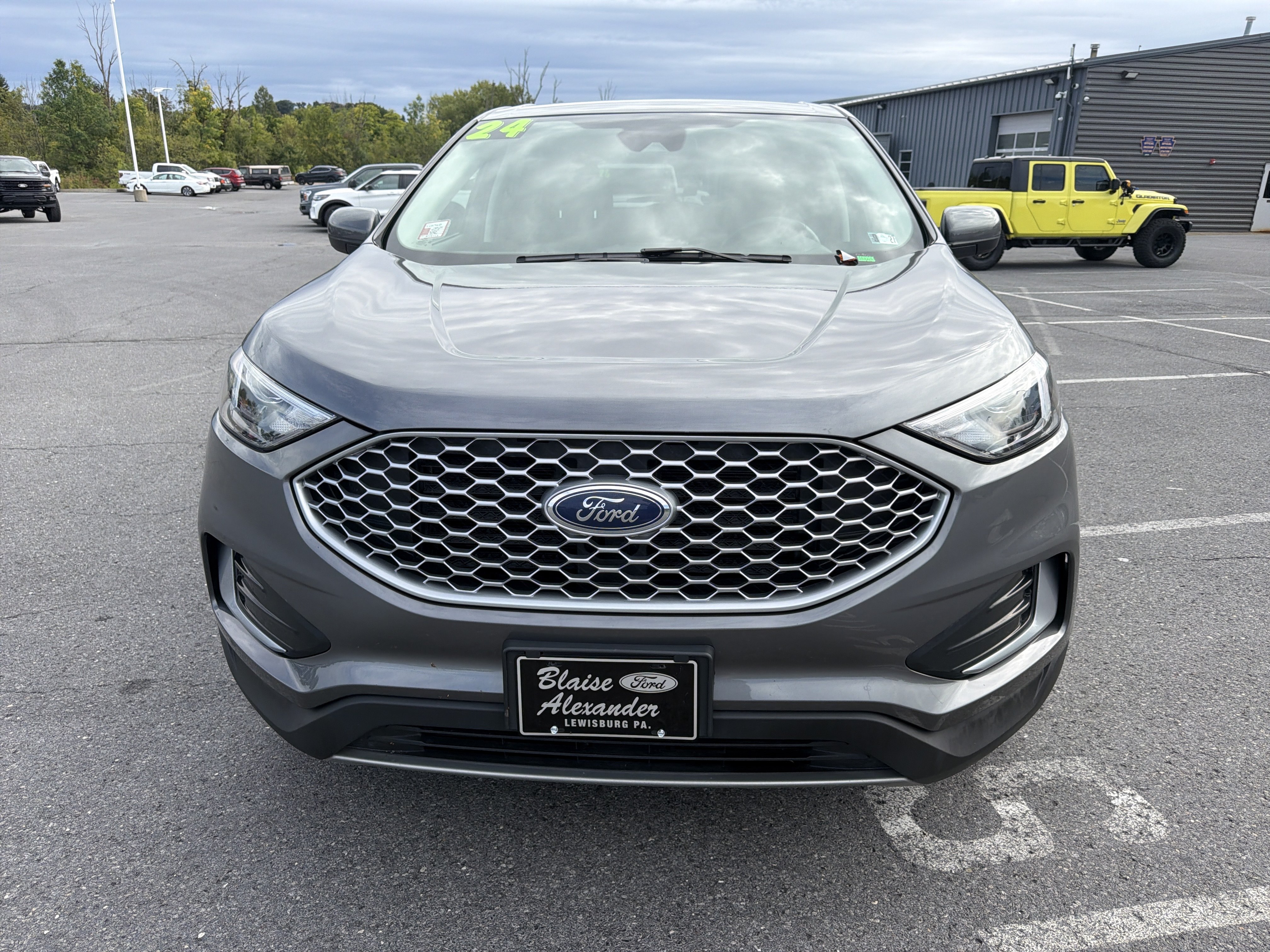 Used 2024 Ford Edge SEL AWD/4WD image 9