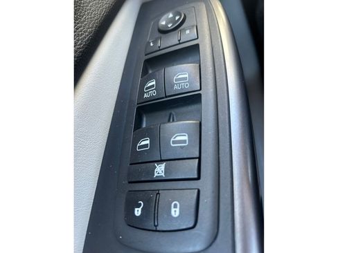 Used 2021 Jeep Cherokee Latitude Lux w/ Comfort/Convenience Group image 35