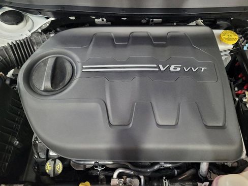 Used 2022 Jeep Cherokee Trailhawk AWD/4WD image 30