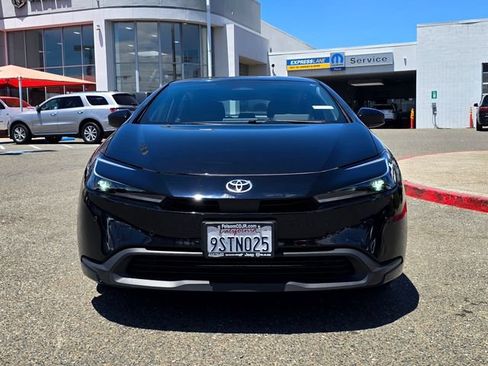 Used 2025 Toyota Prius LE FWD image 2
