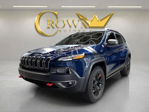 Used 2018 Jeep Cherokee Trailhawk image 1
