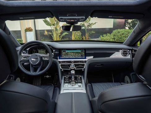 Certified 2026 Bentley Flying Spur Plug-In Hybrid AWD/4WD image 4
