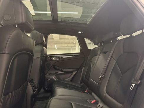 Certified 2026 Porsche Macan AWD/4WD image 27