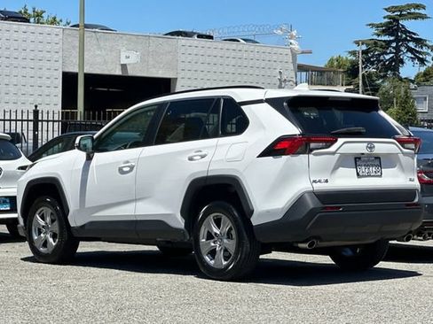 Used 2024 Toyota RAV4 XLE FWD image 6