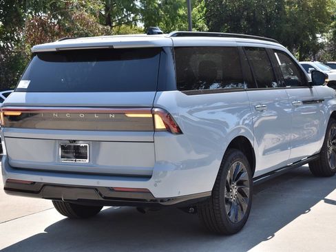 New 2025 Lincoln Navigator L Reserve w/ Jet Appearance Package image 7