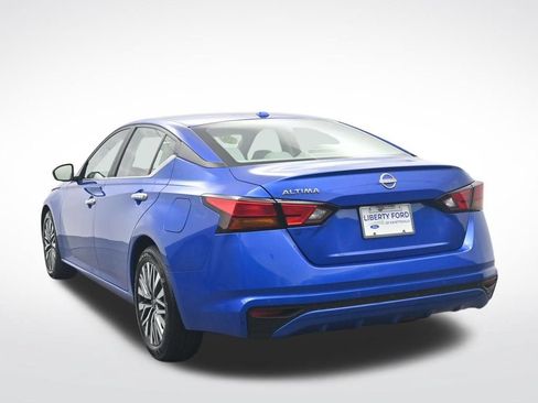 Used 2025 Nissan Altima 2.5 SV FWD image 9