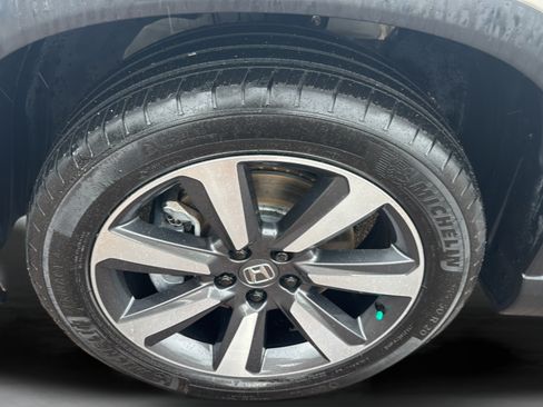 Used 2025 Honda Pilot Touring image 33