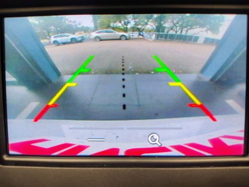 Used 2017 Ford Fusion SE image 3