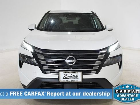 Used 2025 Nissan Rogue SV AWD/4WD image 2