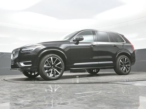 Used 2023 Volvo XC90 B6 Plus AWD/4WD image 26
