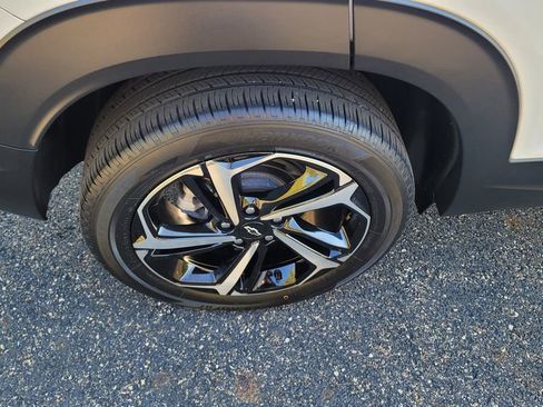 Used 2023 Chevrolet TrailBlazer RS w/ Convenience Package image 13